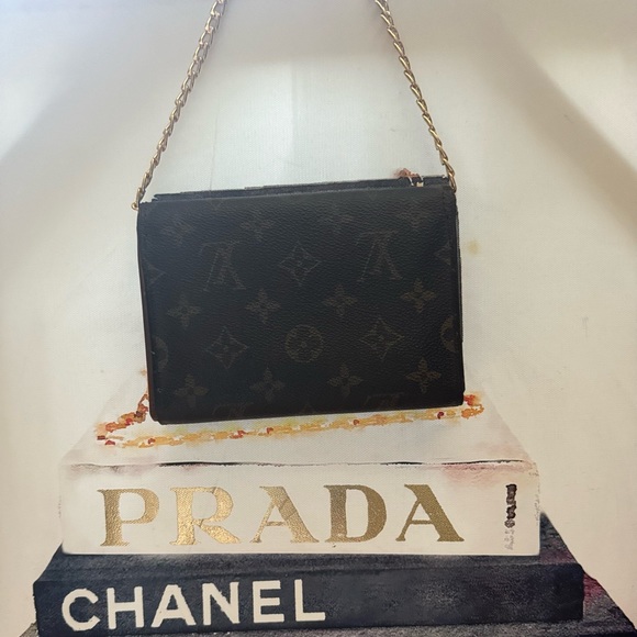 Louis Vuitton Passport pochette Big size Trifold compact wallet - Picture 8 of 8